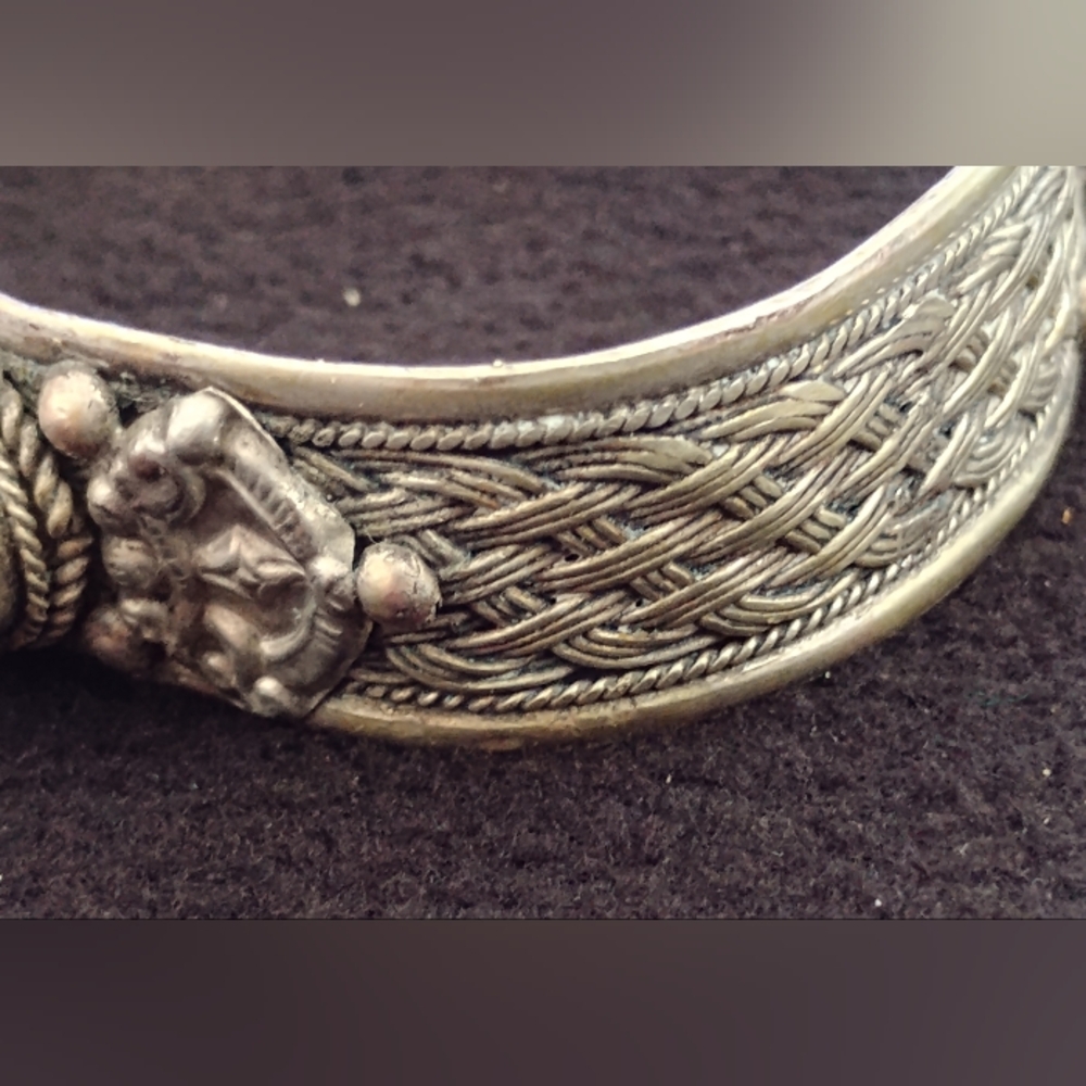 Vintage Tibetan Silver Cuff Bracelet w/ Turquoise & Coral Stones - Picture 3 of 4